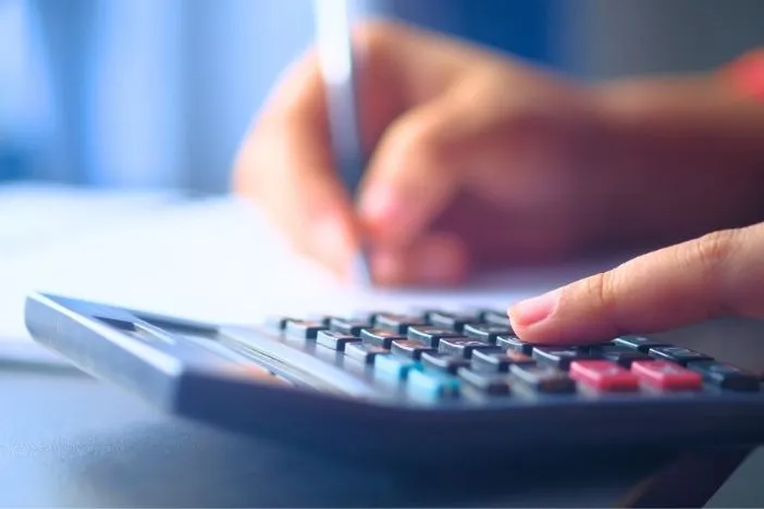 Costos y comisiones que debes considerar